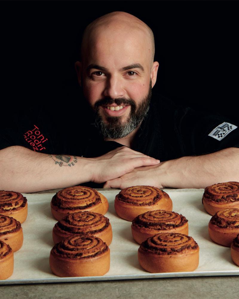 Libro Escuela de pastelería vegana de Toni Rodríguez. Recetas veganas