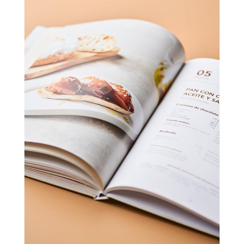 Healthier, lighter, and tastier pastry book by Jordi Bordas