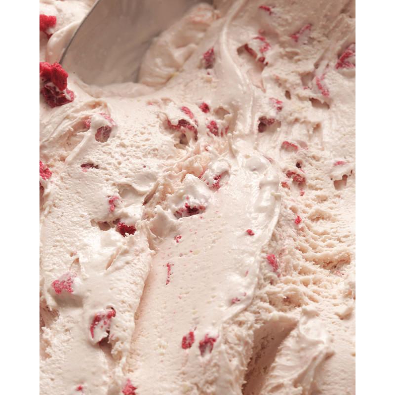 MÁS book by Mario Masiá. Artisan toppings and marble decoration for the ice cream