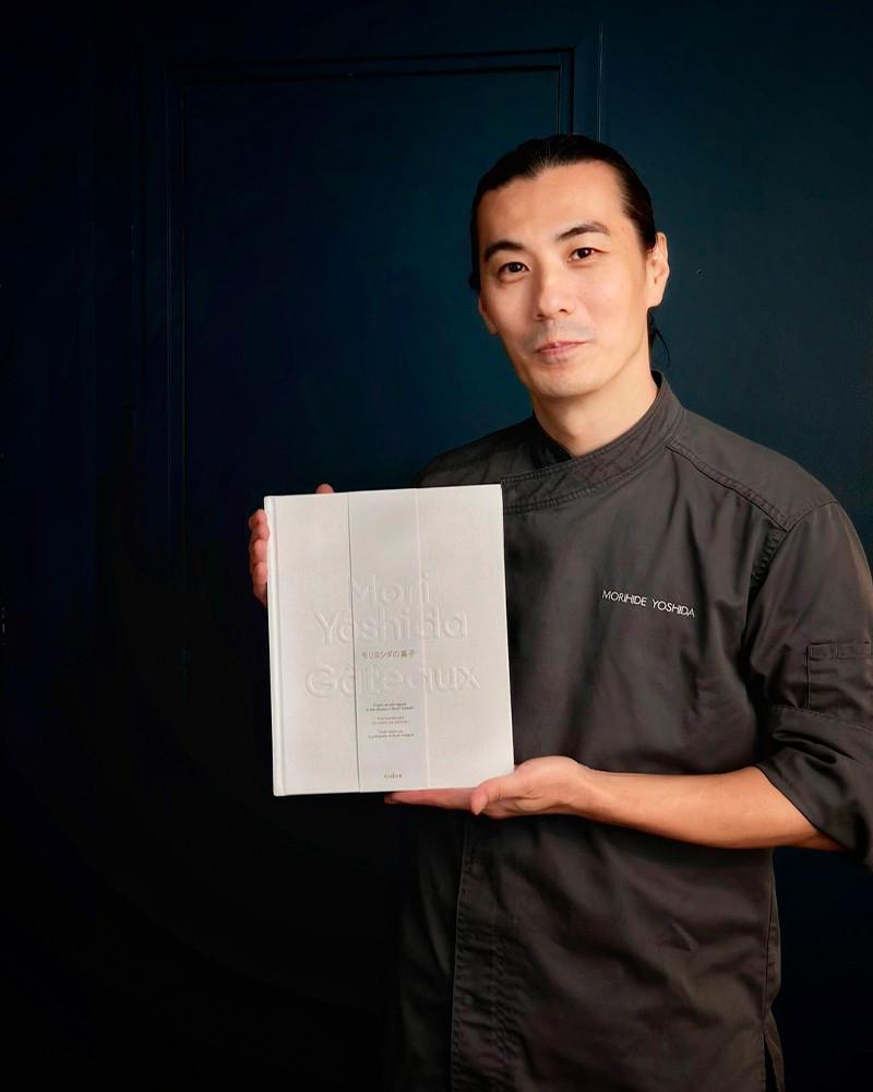Nouveau livre de Mori Yoshida, Gateaux. Livre sur la pâtisserie française et la pâtisserie japonaise.