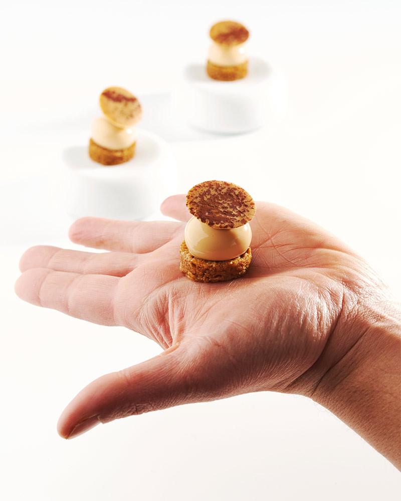 mini book by xavi donnay. contemporary pastry dedicated to the small format