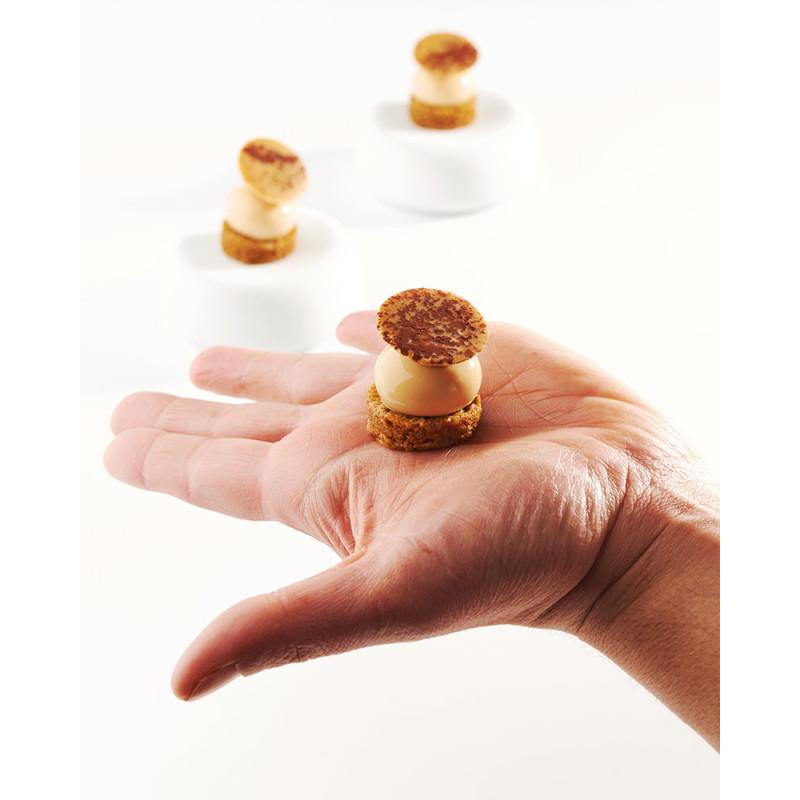 mini book by xavi donnay. contemporary pastry dedicated to the small format