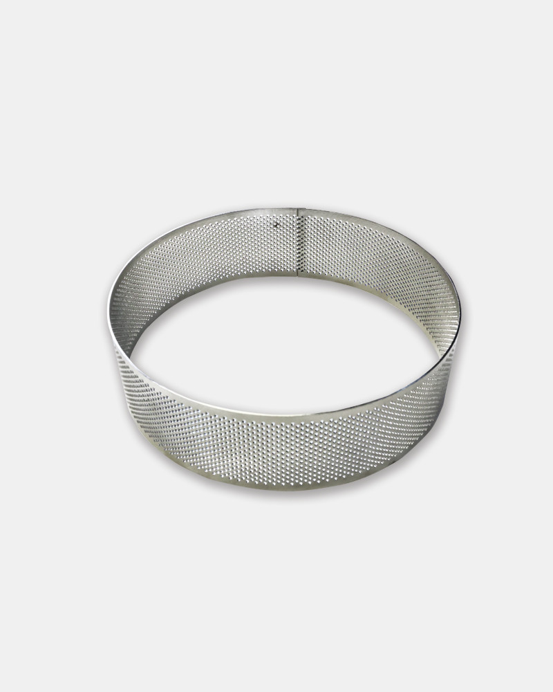 Mold Flan by Ju Chamalo. perforated pie ring