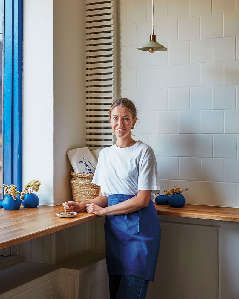 Libro Cookies & Crumbs: Chunky, Chewy, Gooey Cookies for Every Mood de Kaja Hengstenberg