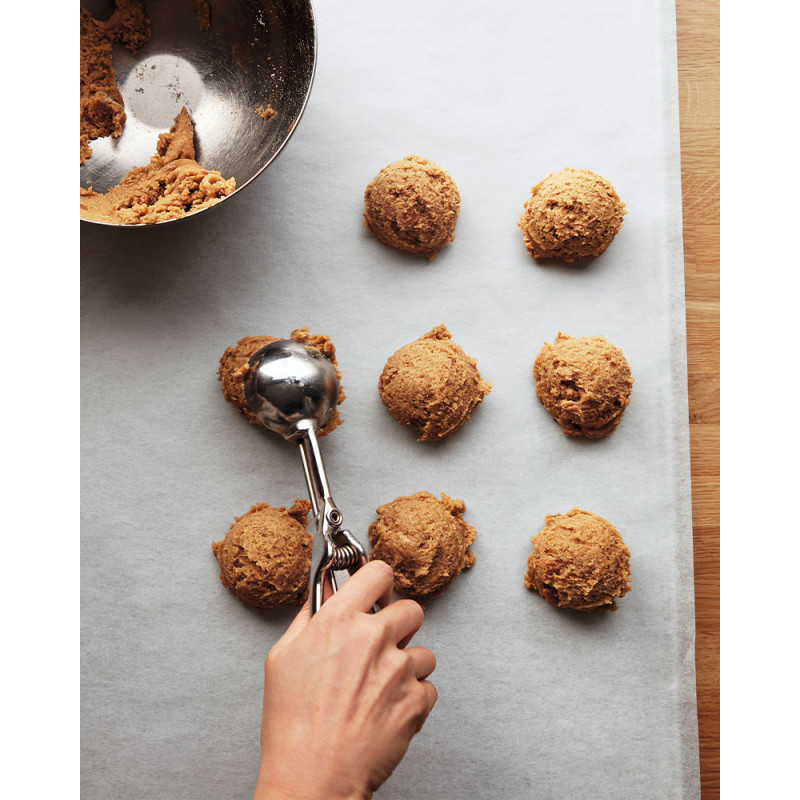 Book Cookies & Crumbs: Chunky, Chewy, Gooey Cookies by Kaja Hengstenberg