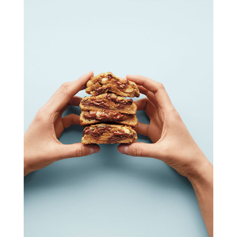 Book Cookies & Crumbs: Chunky, Chewy, Gooey Cookies by Kaja Hengstenberg